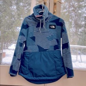 North Face pullover fleece/waterproof  P/S